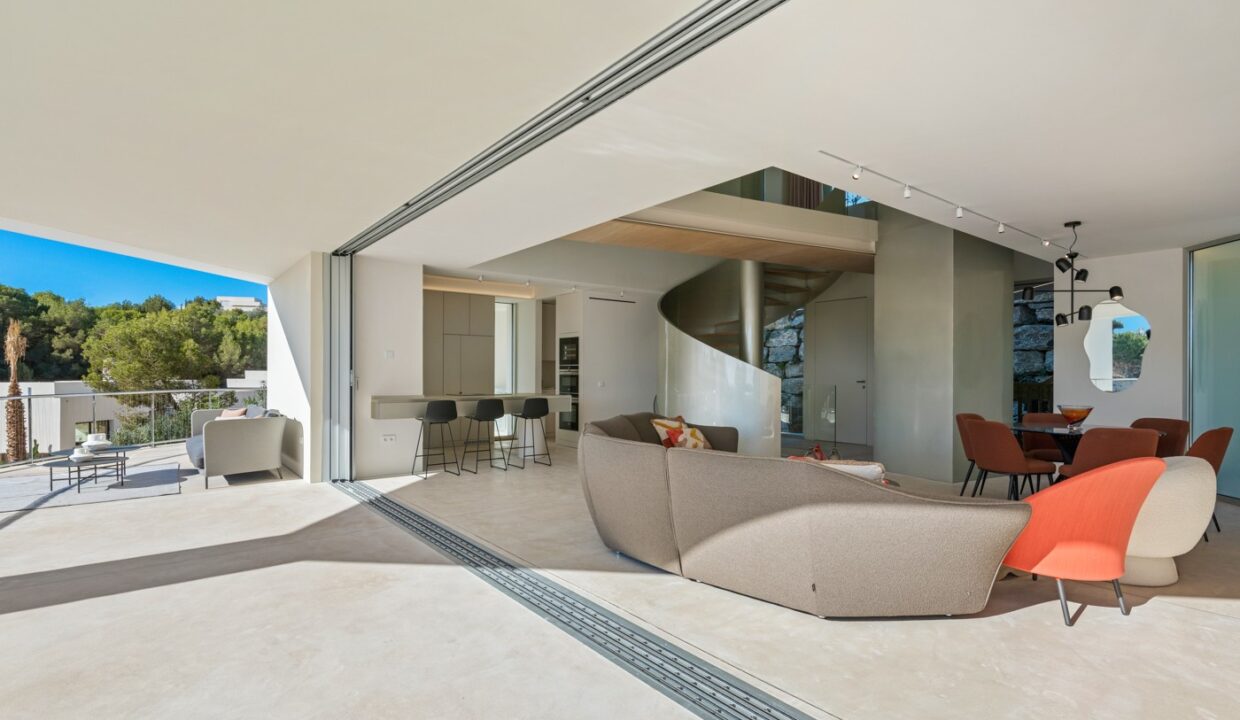 o_1io0j116a1r76n8t1gl21ons1m4q24