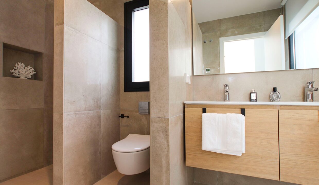 o_1gobt5d6a1r1v1b4o8hphb8141e2p-2