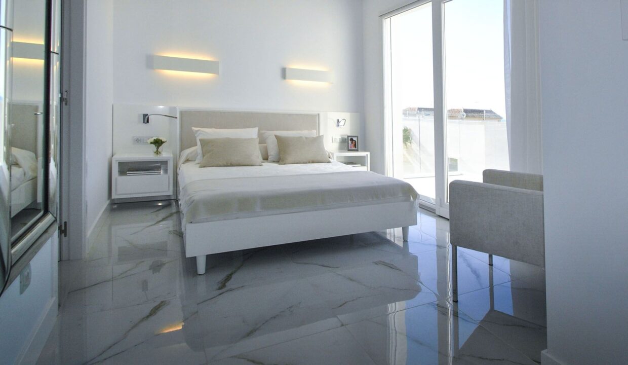 o_1isb1v5oh5dnc7ffckjge4m420