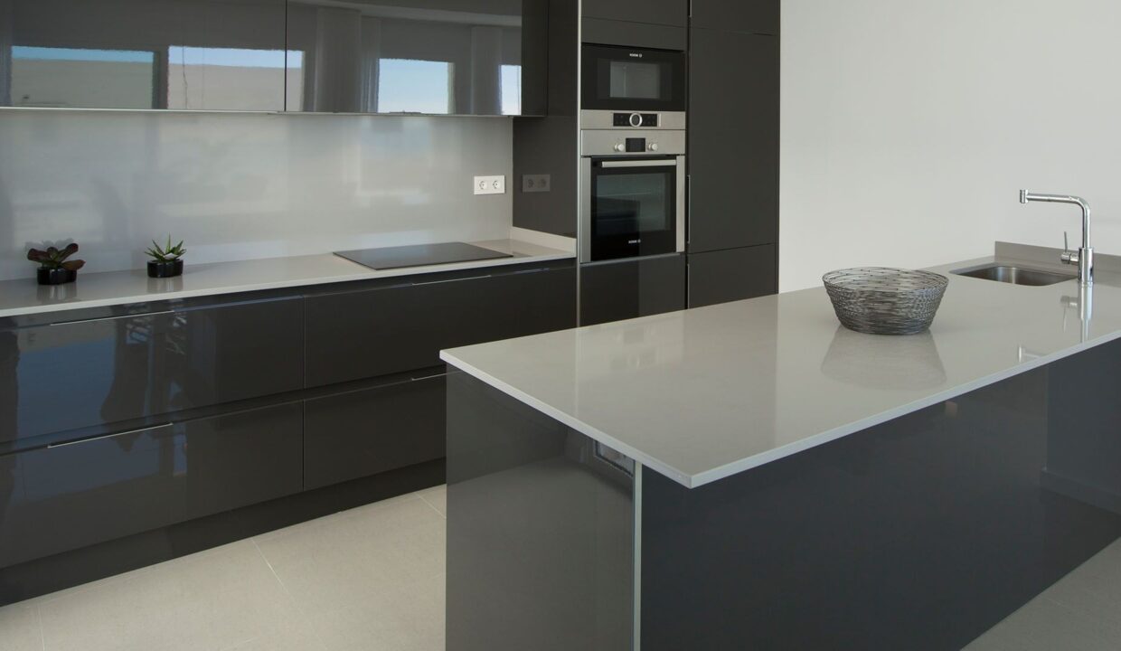 o_1isb1v5ohapp1fml1pvbnvbva91s