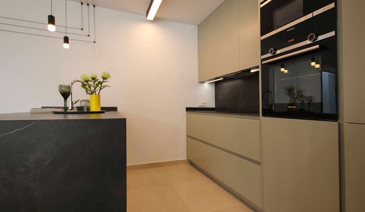 o_1isb2ih0l7971hbg1603p7aggu1p