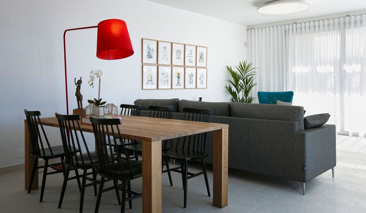 o_1isb3pn5d19vttg9njc1sr77md24