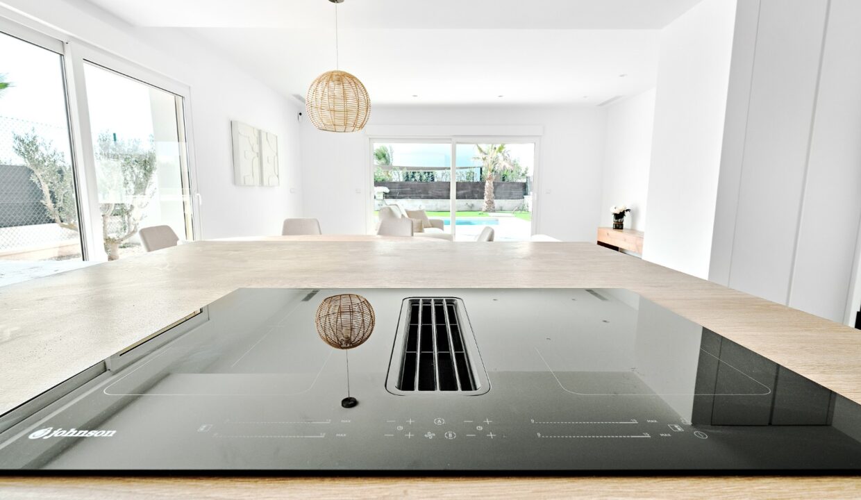 o_1is8sfb2k158r1a5u1tp21mf61fp236