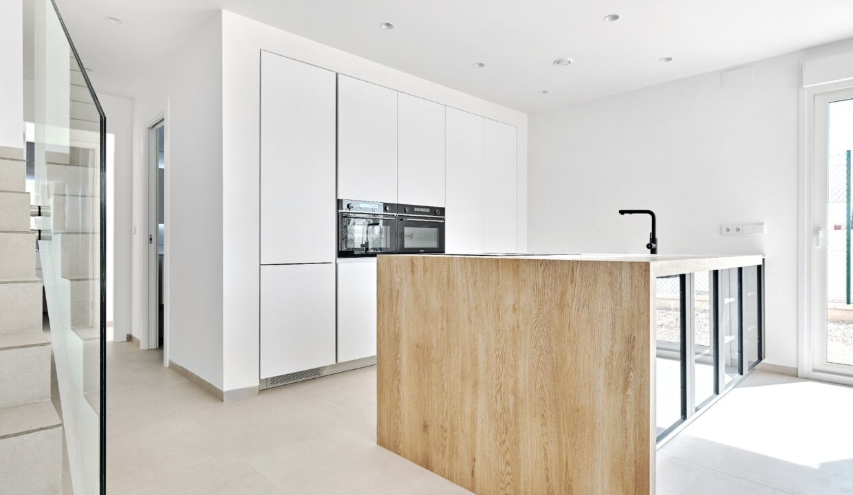 o_1is8sfb2k1v2h6fg165l1jpb85v3a