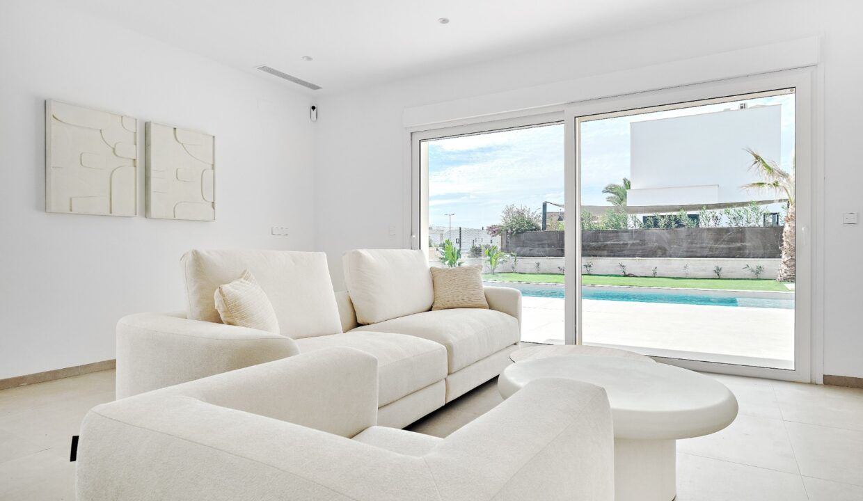 o_1is8sfb2k3ep1djqrbt1v7712qm3d