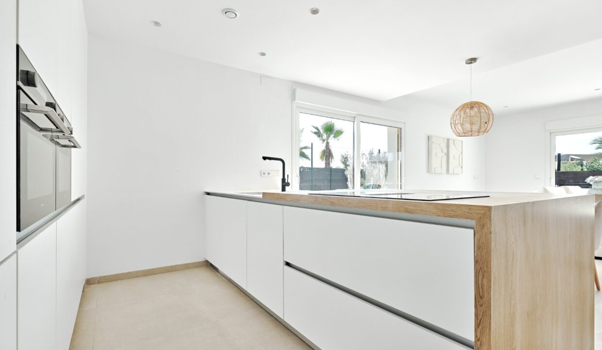 o_1is8sfb2kjnb1h96a4310en1ice35