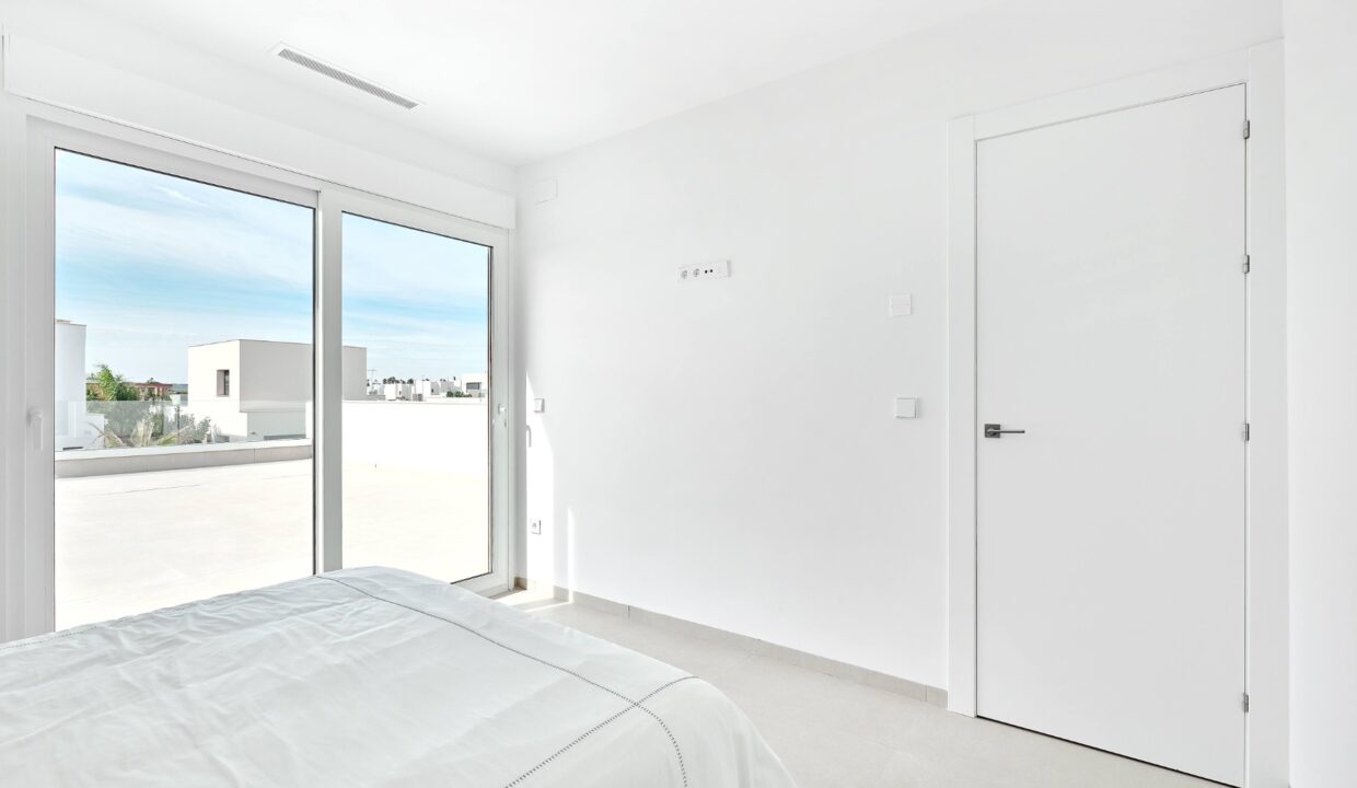 o_1is8sfb2l1pbt3o42mp1pf41l5v41