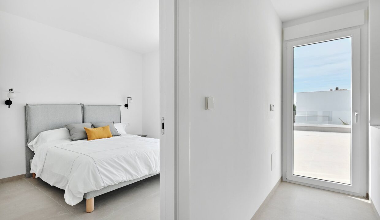 o_1is8sfb2ldmo16nv160jfg8el93u