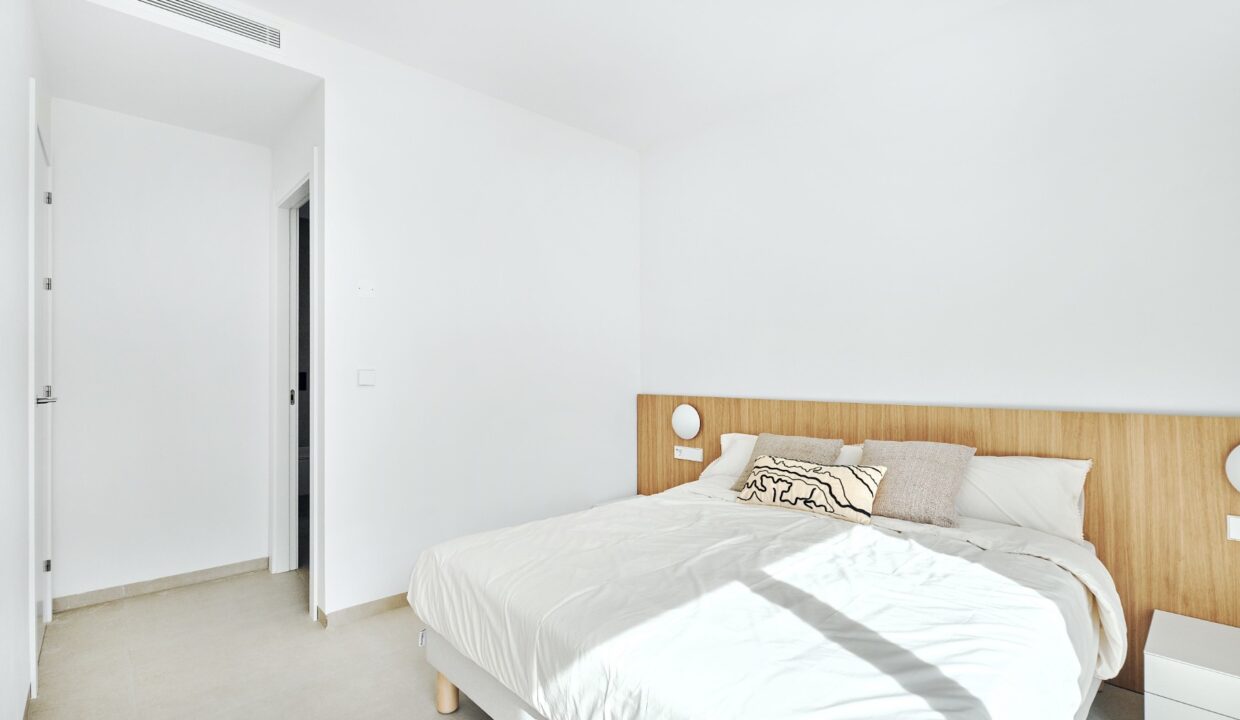 o_1is8sfb2mm48qktrshpeg1v248