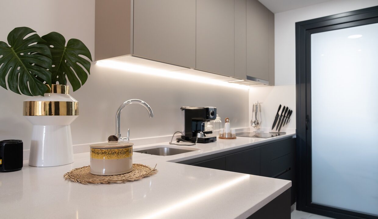 o_1iv831vlru3qrqh1ev41483g8i2o