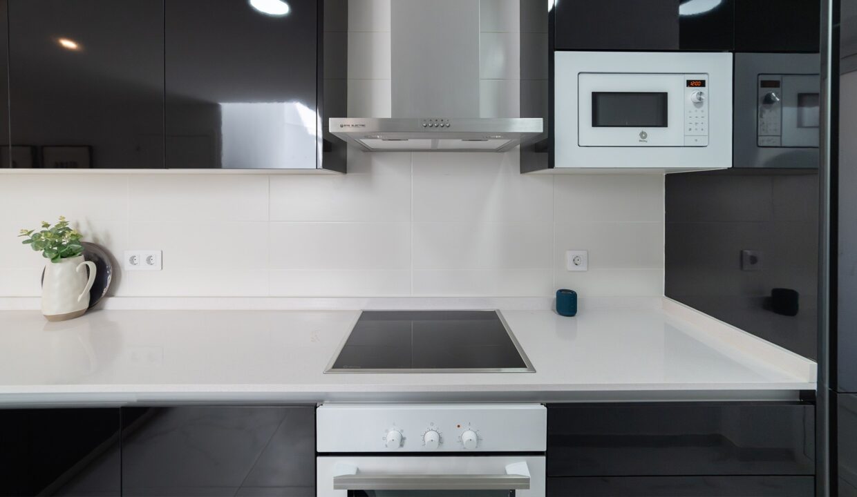 o_1iva9gjjo1jl2ol41tqob3vjgd2k