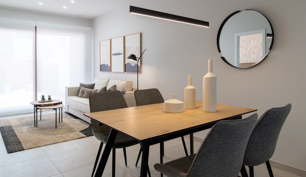 o_1iva9gjjo1oc7bsj18me1kqsrvu2p