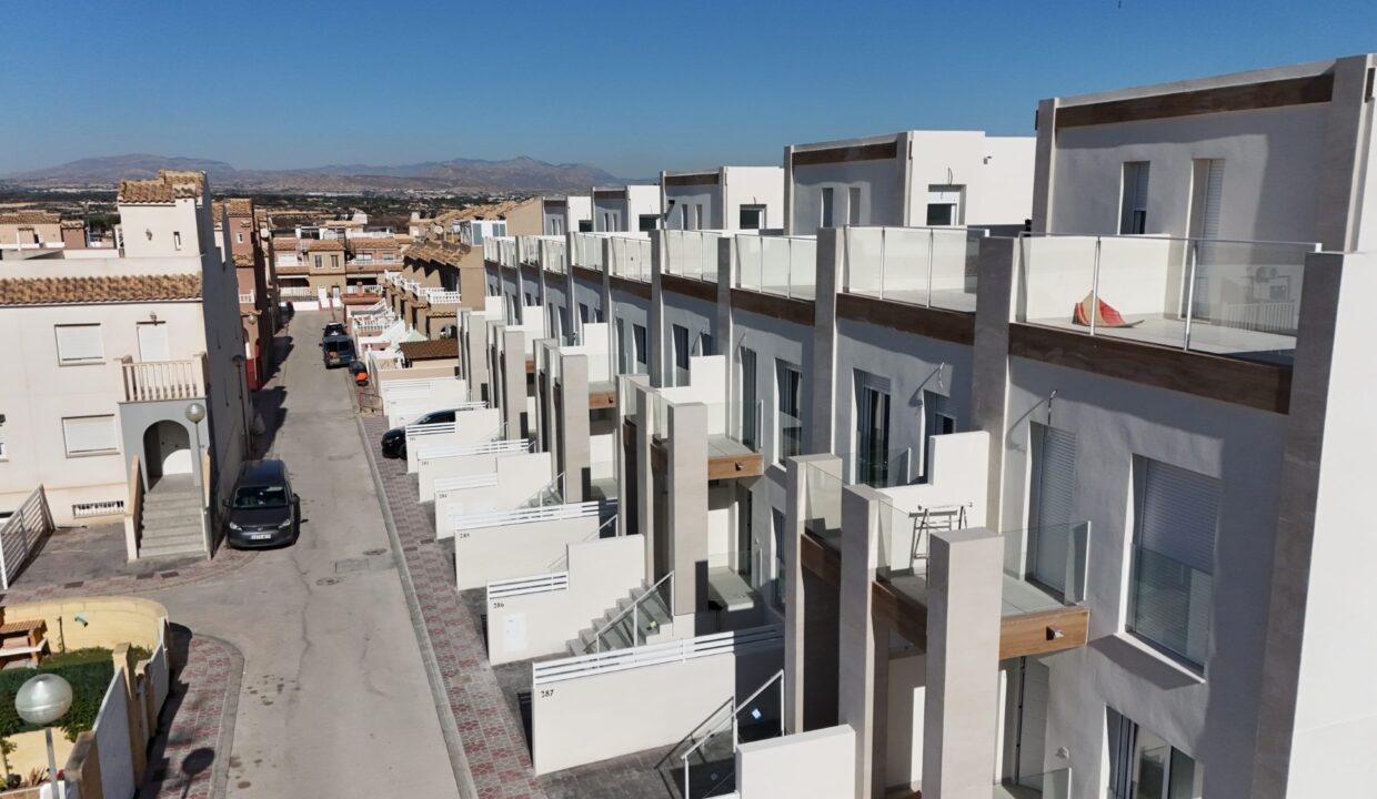 o_1j1b0mba1kttflt9gb1f5j17n620