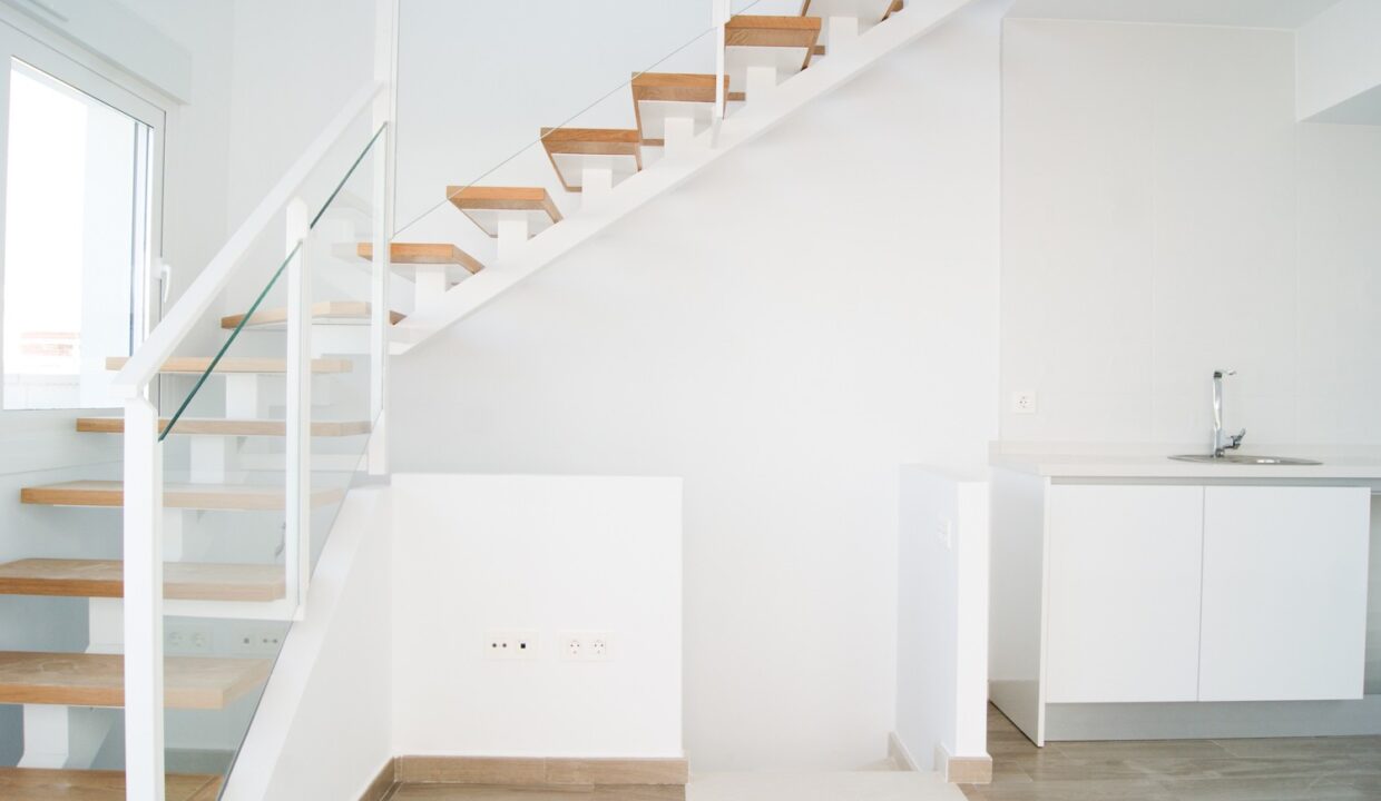 o_1j1b18fnu119f9af1mvnkv116j542