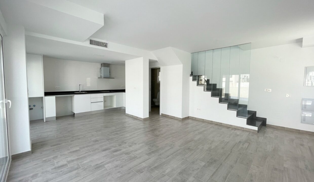 o_1j1b2mlar1kvkpplofd1quu110821