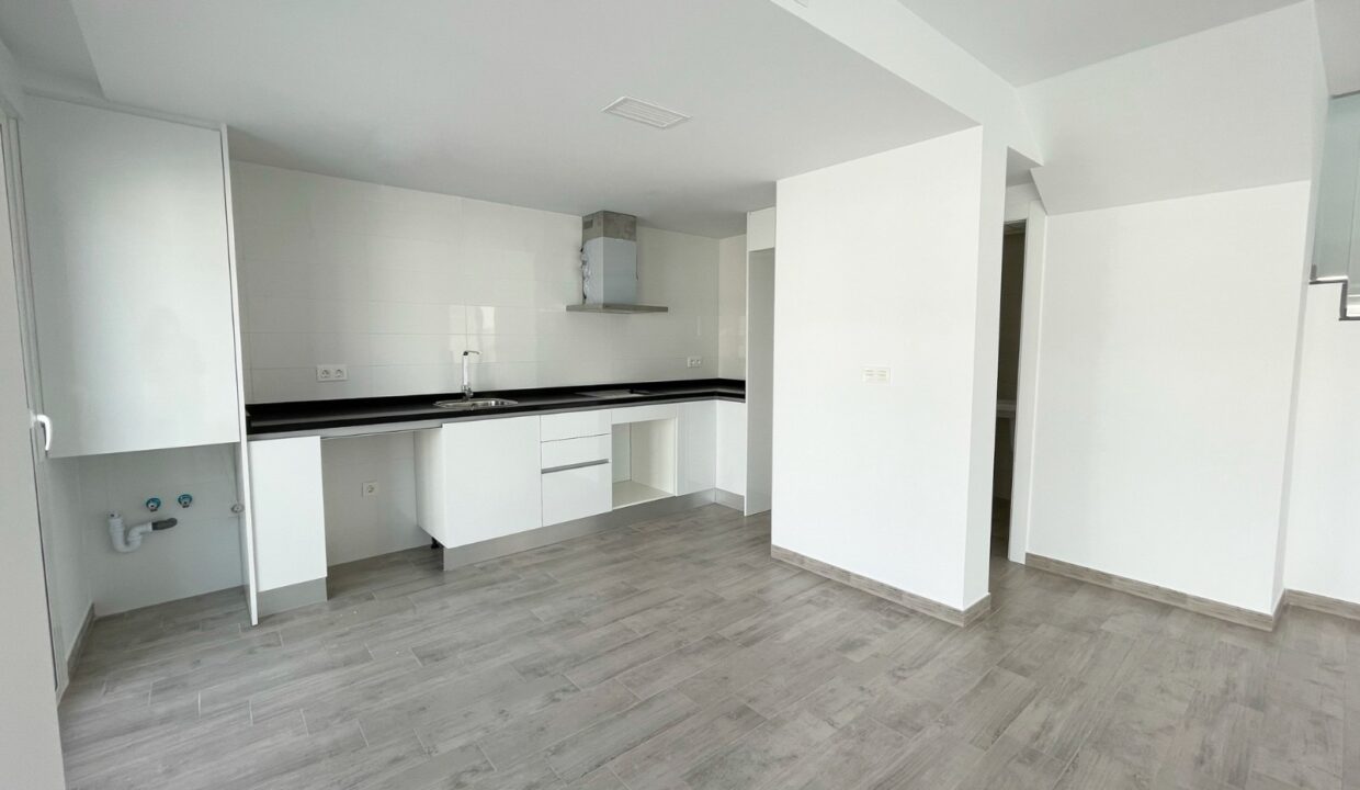 o_1j1b2mlarcav1ks8nlheac1it222