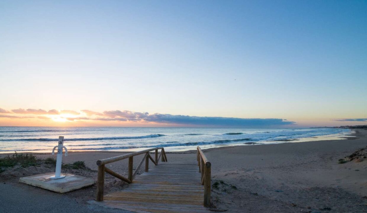 o_1j7gqg6ao14m516jel53gi0k021j