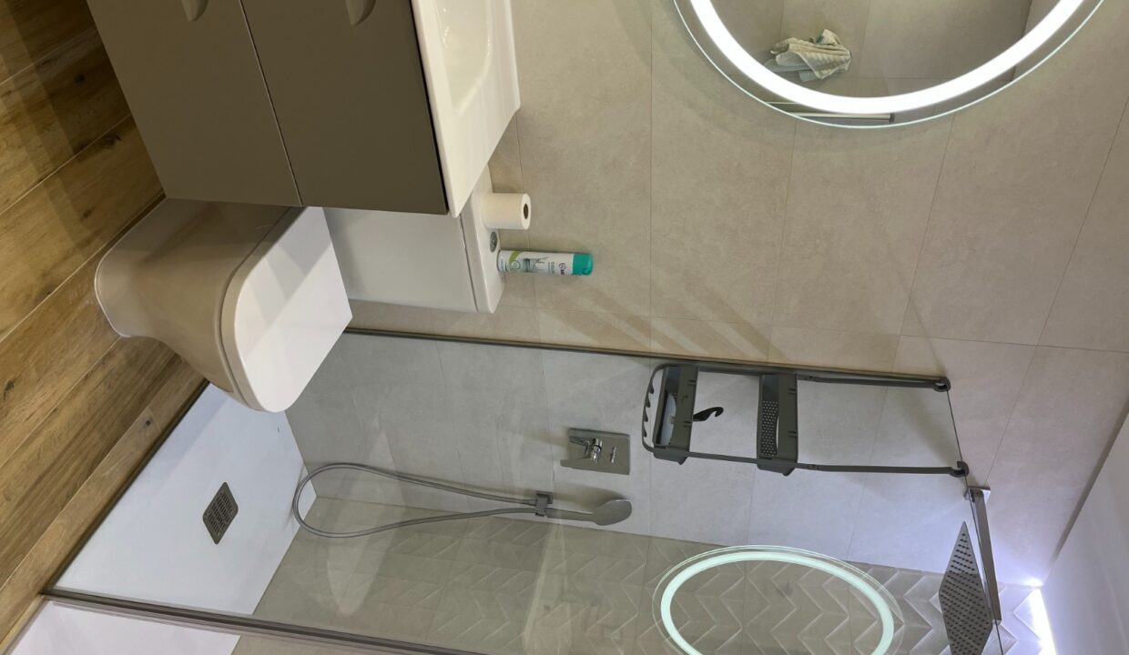 o_1j7ot2q47aqh18ri1e7umq2va72e